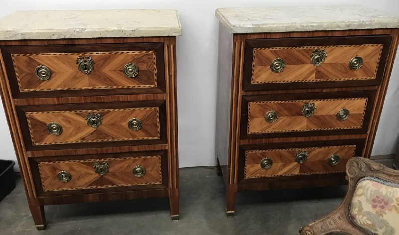 Superb pair of mid-19th century French walnut & inlaid three drawer bedside commodes with thick white marble top and bronze mounts.